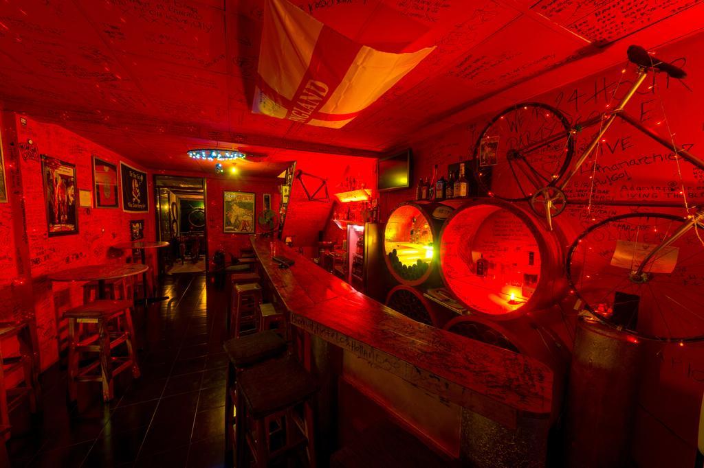 Funky Box Hostel チェンコーン エクステリア 写真