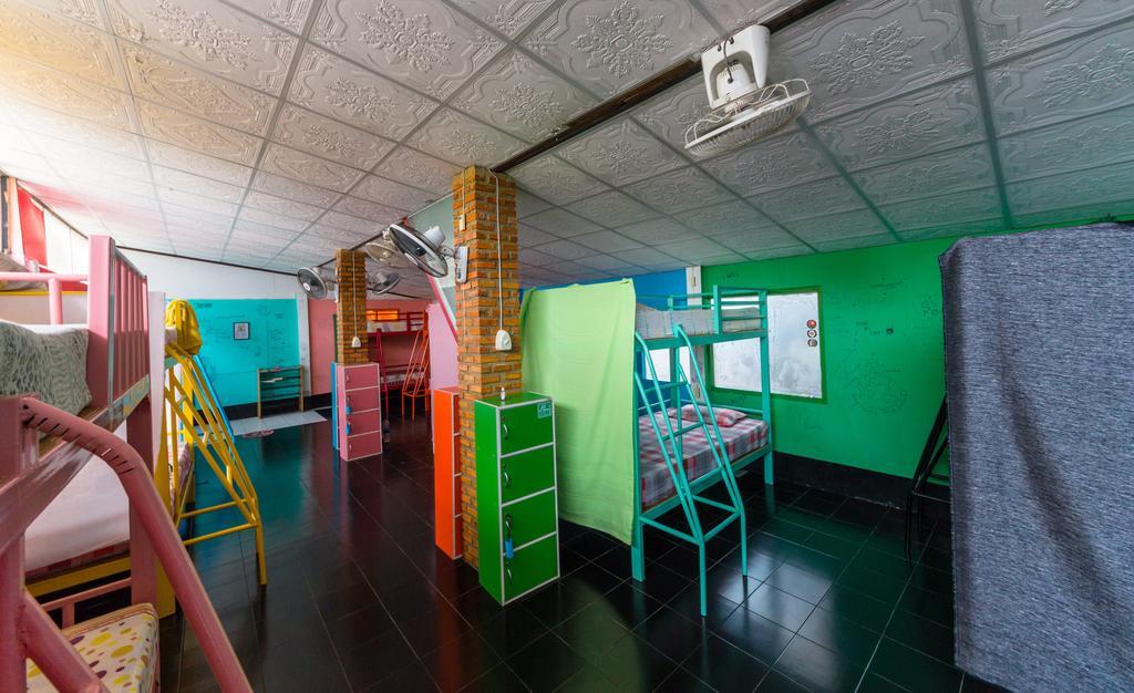 Funky Box Hostel チェンコーン エクステリア 写真