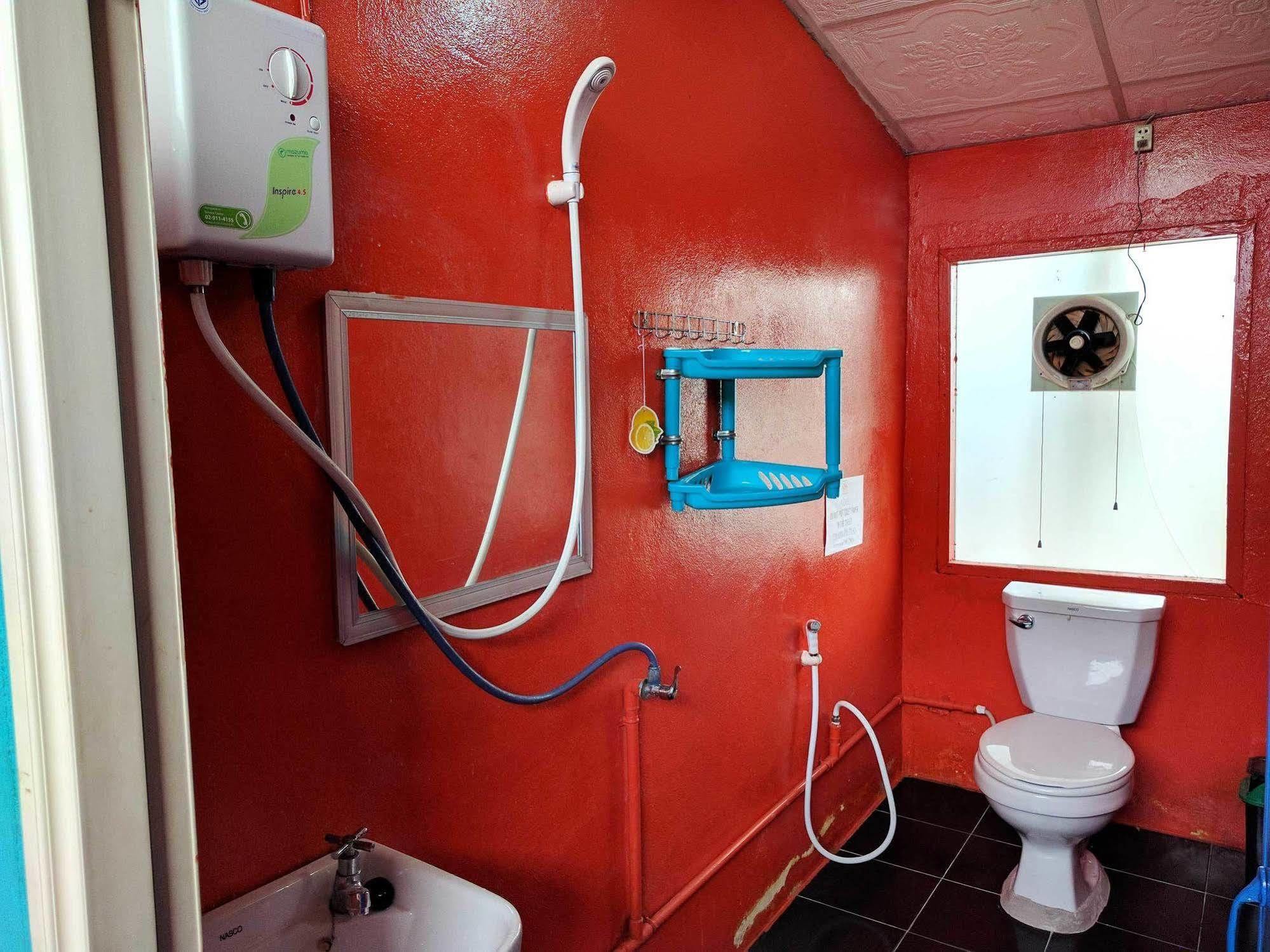 Funky Box Hostel チェンコーン エクステリア 写真