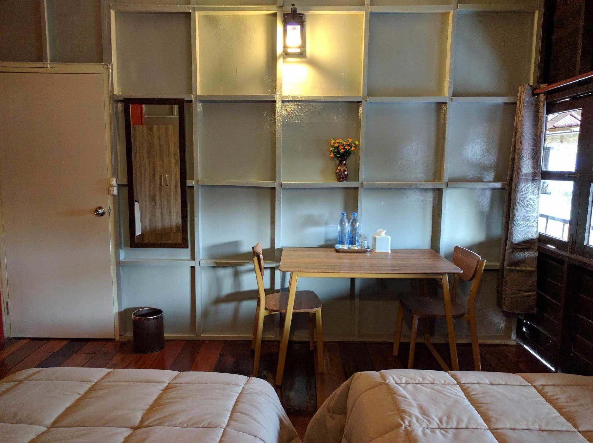 Funky Box Hostel チェンコーン エクステリア 写真