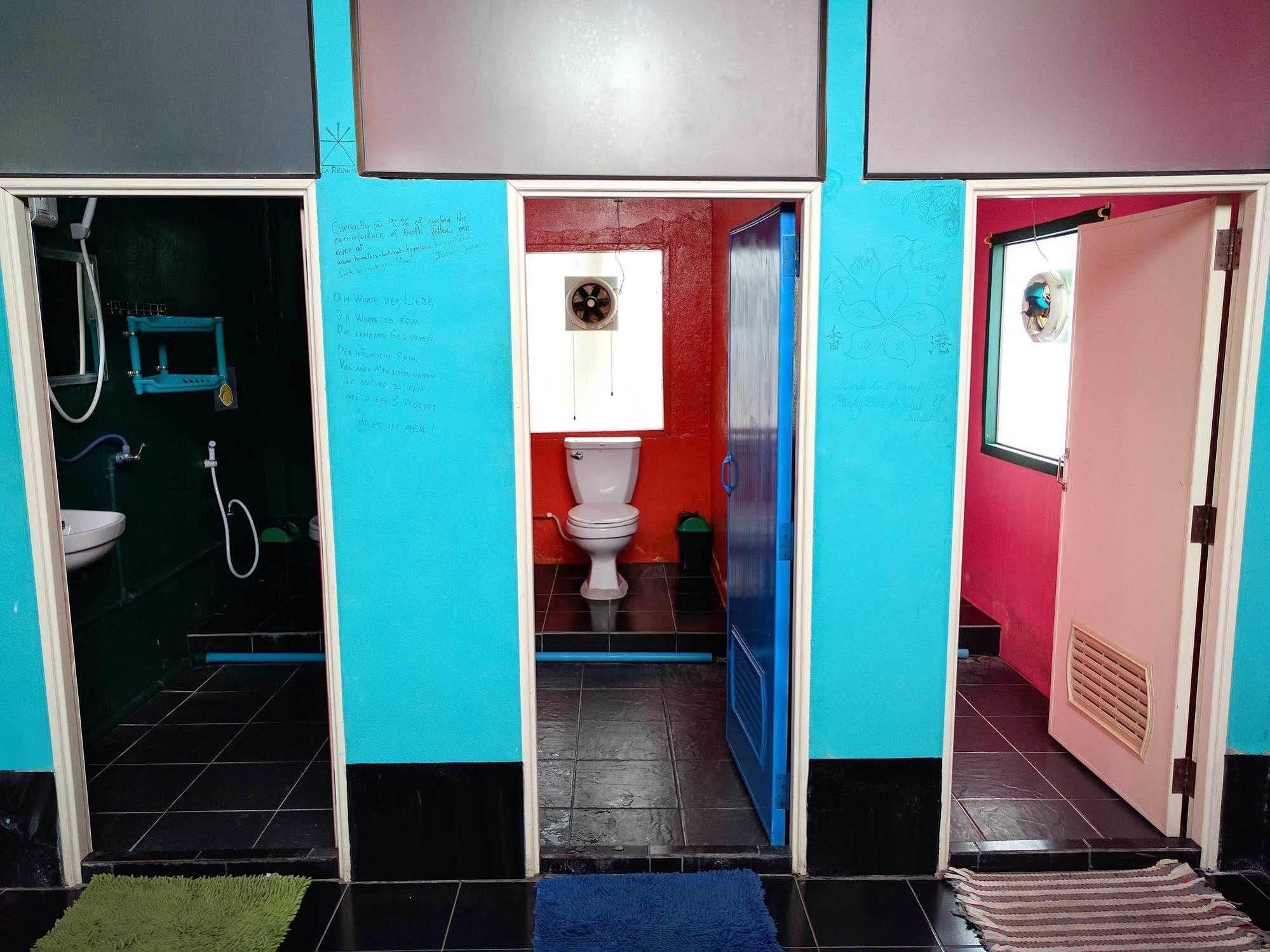 Funky Box Hostel チェンコーン エクステリア 写真