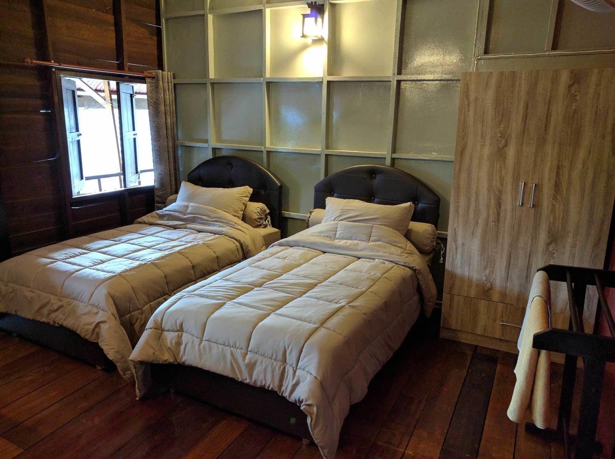 Funky Box Hostel チェンコーン エクステリア 写真