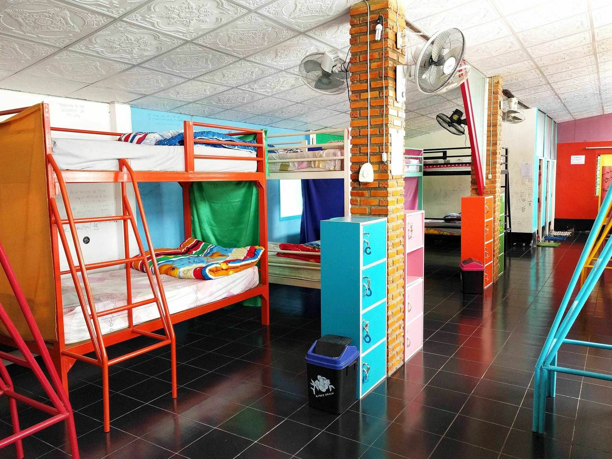 Funky Box Hostel チェンコーン エクステリア 写真